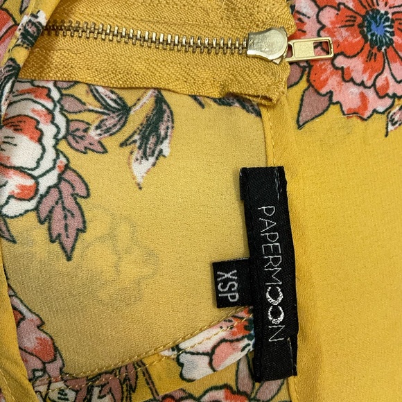 Paper Moon Floral Crop Blouse - Picture 5 of 5